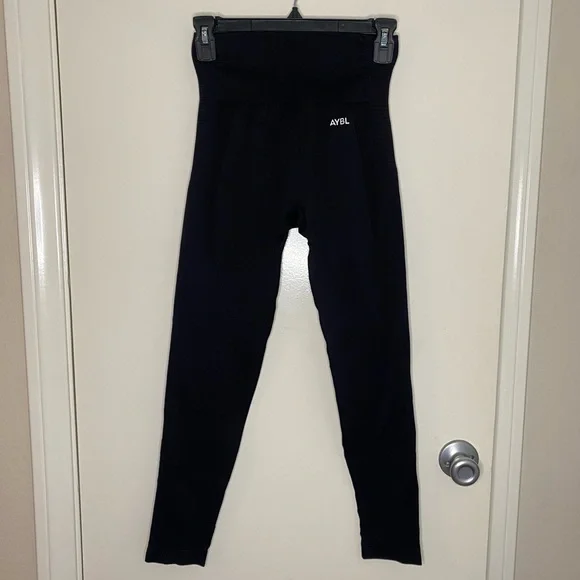 AYBL Black Seamless‎ Leggings, M - Picture 3 of 14